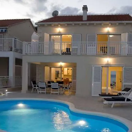 Villa More Hotel